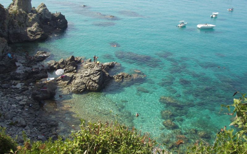 Spiaggia di Zambrone: il Paradiso del Sub sulla Costa degli Dei