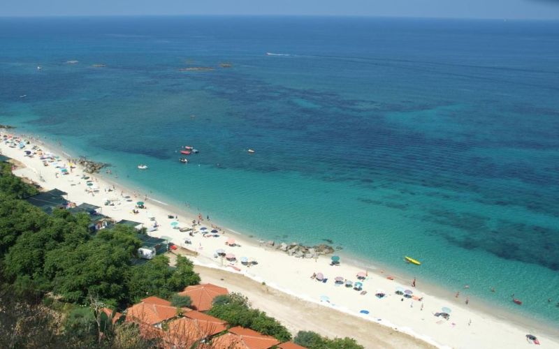 Spiaggia di Formicoli: mare cristallino vicino Tropea