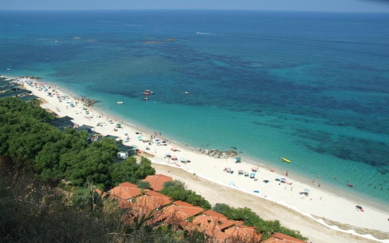 Spiaggia di Formicoli: mare cristallino vicino Tropea